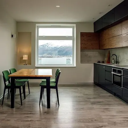 Fjord-View Apartment, 10 Min Walk To City Centrum Ålesund Exterior photo