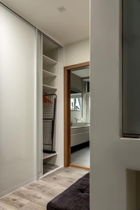 Apartment Fjord-view Apartment, 10 Min Walk To Centrum *